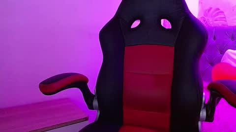 Snapshot of viiolleta chatting on 02/17/25, 12:27 viioleta online show from 02/17/25, 12:27