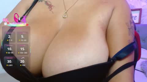 Snapshot of viiolleta chatting on 10/28/25, 12:41 viioleta online show from 10/28/25, 12:41