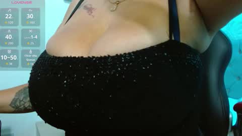 Snapshot of viiolleta chatting on 11/21/25, 12:48 viioleta online show from 11/21/25, 12:48