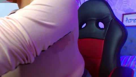 Snapshot of viiolleta chatting on 11/25/25, 12:27 viioleta online show from 11/25/25, 12:27