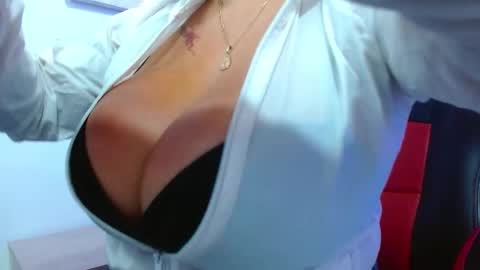 Snapshot of viiolleta chatting on 12/03/25, 12:25 viioleta online show from 12/03/25, 12:25