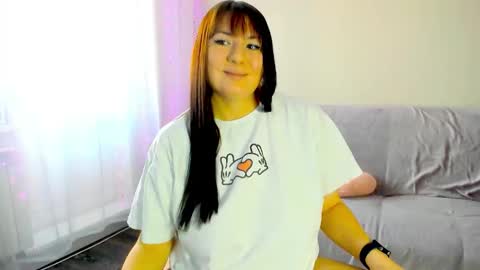 Snapshot of vik_and_love chatting on 03/04/26, 04:07 Vika online show from 03/04/26, 04:07