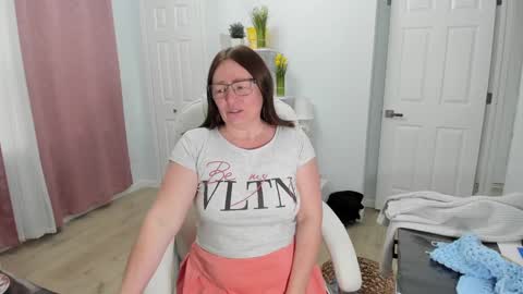 Snapshot of vika7333 chatting on 02/08/25, 02:38 Ukrainian-woman online show from 02/08/25, 02:38