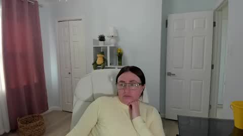 Snapshot of vika7333 chatting on 02/18/25, 06:37 Ukrainian-woman online show from 02/18/25, 06:37