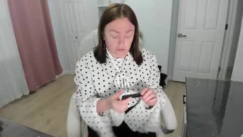 Snapshot of vika7333 chatting on 02/19/25, 12:33 Ukrainian-woman online show from 02/19/25, 12:33