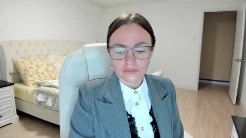 Snapshot of vika7333 chatting on 09/20/25, 11:22 Ukrainian-woman online show from 09/20/25, 11:22