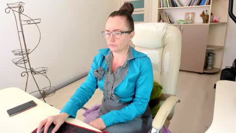 Snapshot of vika7333 chatting on 11/13/25, 08:02 Ukrainian-woman online show from 11/13/25, 08:02