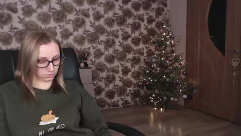 Vika online show from 12/19/24, 07:51