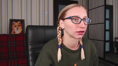 Vika online show from 10/16/25, 11:33