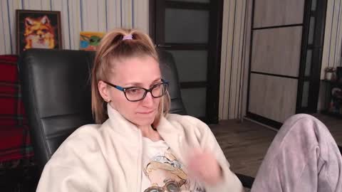 Vika online show from 11/14/25, 02:21
