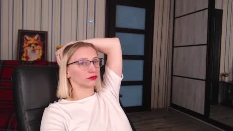 Snapshot of vikaericka chatting on 03/24/26, 06:18 Vika online show from 03/24/26, 06:18