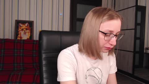 Snapshot of vikaericka chatting on 04/08/26, 08:42 Vika online show from 04/08/26, 08:42