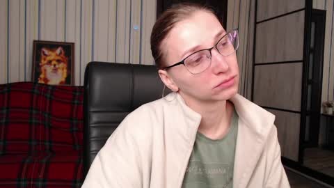 Snapshot of vikaericka chatting on 04/12/26, 11:43 Vika online show from 04/12/26, 11:43