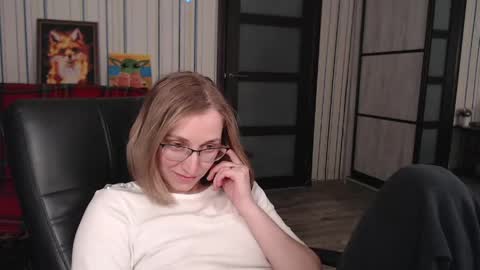 Snapshot of vikaericka chatting on 04/19/26, 06:10 Vika online show from 04/19/26, 06:10