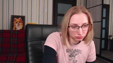 Snapshot of vikaericka chatting on 05/01/26, 04:50 Vika online show from 05/01/26, 04:50