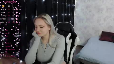 Snapshot of vikapowers chatting on 03/11/25, 06:43 vikapowers online show from 03/11/25, 06:43