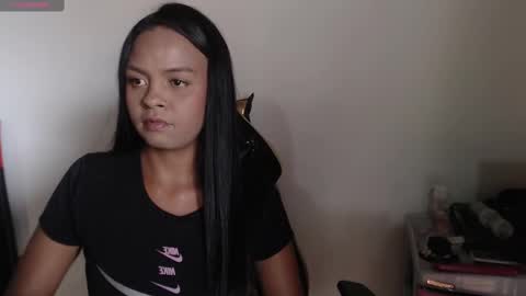 Snapshot of vikarose_ chatting on 09/18/25, 06:32 Vika online show from 09/18/25, 06:32