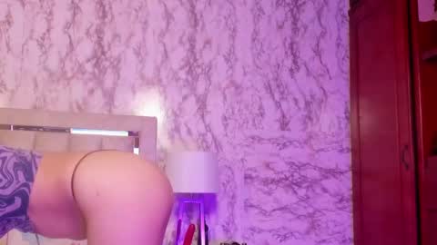 vikiicute online show from 02/18/25, 10:27