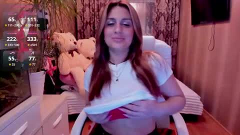 Snapshot of vikilove_ chatting on 06/30/26, 04:52 Victoria online show from 06/30/26, 04:52
