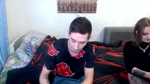 Snapshot of vikimax69 chatting on 11/13/25, 09:19 max-and-nika online show from 11/13/25, 09:19