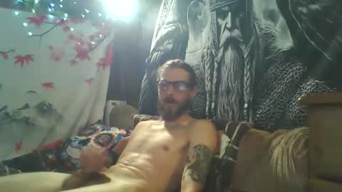 viking43211 online show from 10/03/25, 06:38