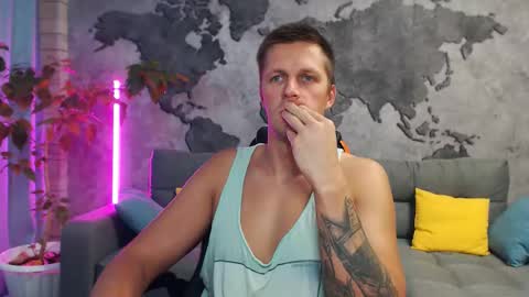 vikingchrisss online show from 10/24/25, 09:49