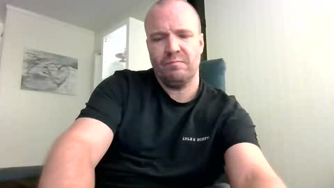 Snapshot of vikingsub30 chatting on 02/09/26, 02:04 vikingsub30 online show from 02/09/26, 02:04