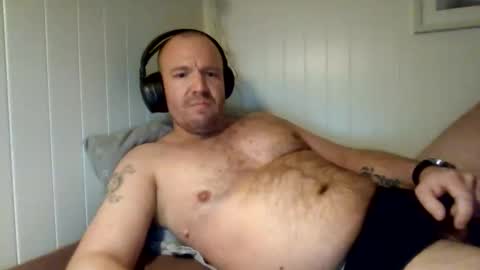 Snapshot of vikingsub30 chatting on 02/17/26, 04:20 vikingsub30 online show from 02/17/26, 04:20