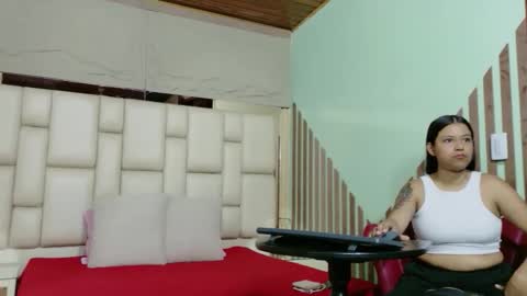 Snapshot of vikitomson chatting on 03/03/26, 12:44 vikiTomson online show from 03/03/26, 12:44