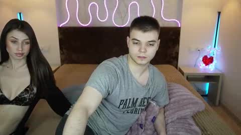 Snapshot of vikki_and_george chatting on 11/29/25, 01:19 vikki and george online show from 11/29/25, 01:19