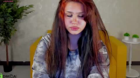 Snapshot of vikki_bunny chatting on 04/21/26, 04:30 Vikki online show from 04/21/26, 04:30