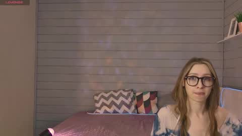 Viki online show from 10/22/25, 06:13