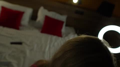 VIKKI online show from 09/21/25, 09:22