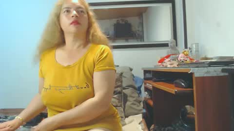 VIKKKTORIAAA online show from 12/31/24, 09:21