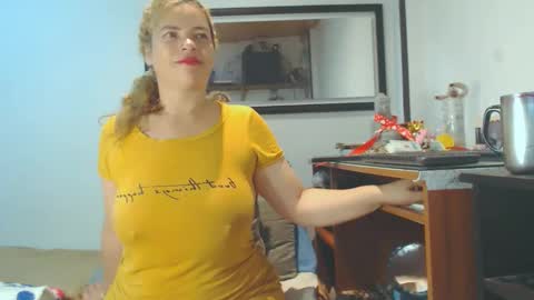 VIKKKTORIAAA online show from 02/16/25, 05:26