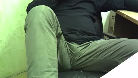 viknik16cm online show from 11/10/25, 05:17