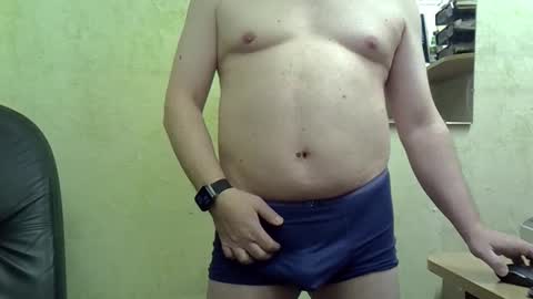 viknik16cm online show from 11/17/25, 04:51