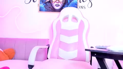 victoria online show from 05/26/26, 03:08