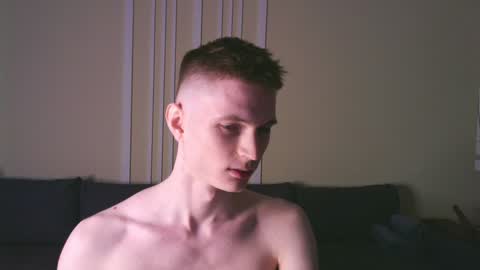 Snapshot of viksons chatting on 02/08/25, 04:04 Max online show from 02/08/25, 04:04