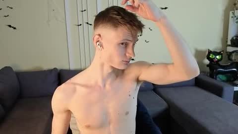 Snapshot of viksons chatting on 10/29/25, 06:09 Max online show from 10/29/25, 06:09