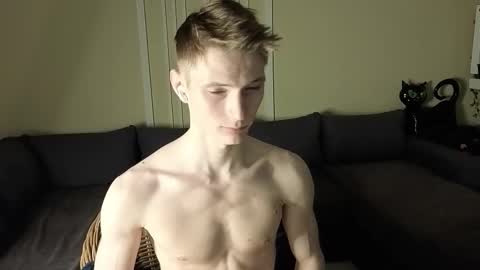 Snapshot of viksons chatting on 11/28/25, 03:47 Max online show from 11/28/25, 03:47