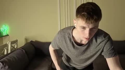 Snapshot of viksons chatting on 12/19/25, 06:59 Max online show from 12/19/25, 06:59