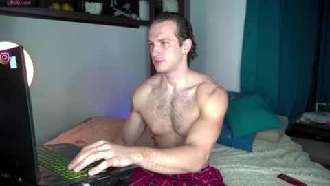 Snapshot of viktor_secret chatting on 02/24/25, 03:55 fansly  VITEKsecret online show from 02/24/25, 03:55