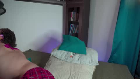 Snapshot of viktor_secret chatting on 09/15/25, 02:22 fansly  VITEKsecret online show from 09/15/25, 02:22
