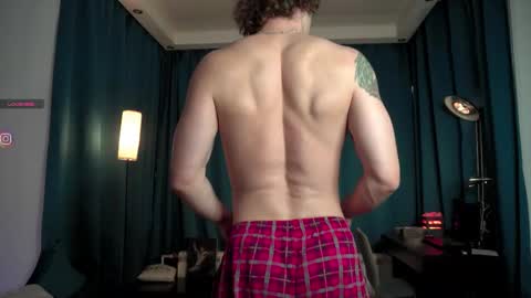 Snapshot of viktor_secret chatting on 10/18/25, 12:28 fansly  VITEKsecret online show from 10/18/25, 12:28