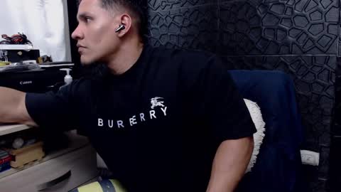 Viktor Herrera online show from 02/11/25, 01:31