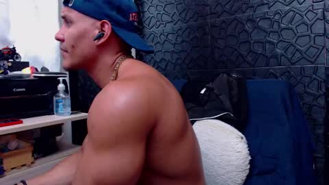 Viktor Herrera online show from 03/09/25, 06:21