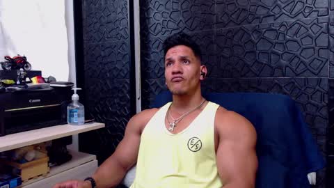 Viktor Herrera online show from 03/12/25, 04:24