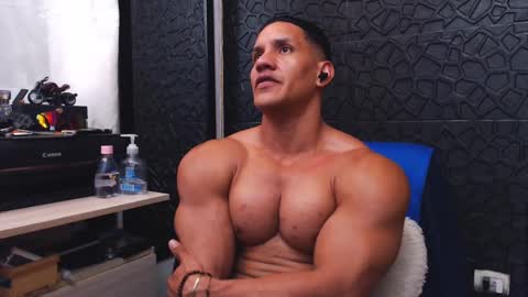 Viktor Herrera online show from 09/17/25, 03:24