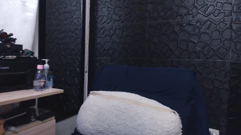 Viktor Herrera online show from 10/03/25, 05:32